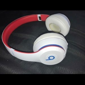 Beats Solo 3 Wireless Headphones